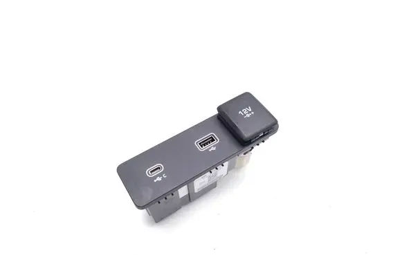 Jaguar I-Pace USB socket connector L8B219E110CE