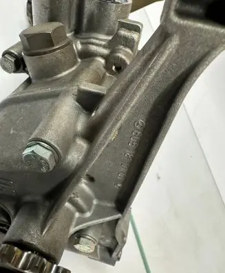 Mercedes-Benz C W202 Oil pump 6051810120