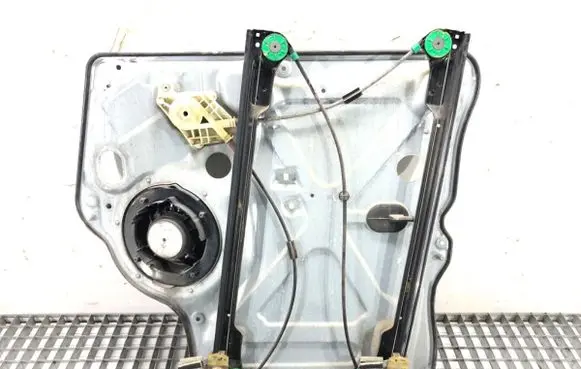 Volkswagen Transporter - Caravelle T5 Front door window regulator with motor 7E0959801