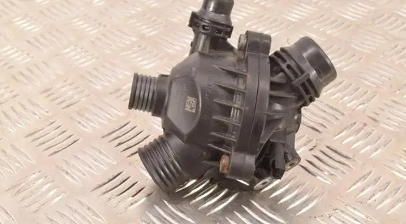 Thermostat/thermostat housing