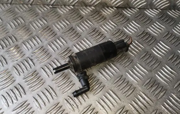 BMW 5 E60 E61 Headlight washer pump 3130670001