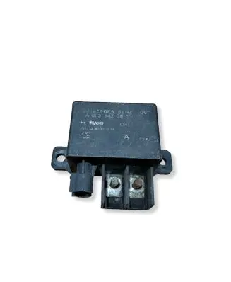 Mercedes-Benz E W211 Charging relay A0025423812 V23132A2001X14