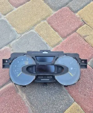 Renault Trafic III (X82) Speedometer (instrument cluster) 248102239R VPFRRF10849SC