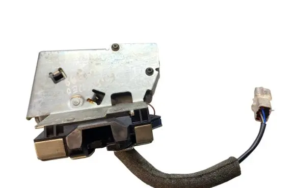 Ford Mondeo Mk III Tailgate/trunk/boot lock/catch/latch 3S71A43102AB