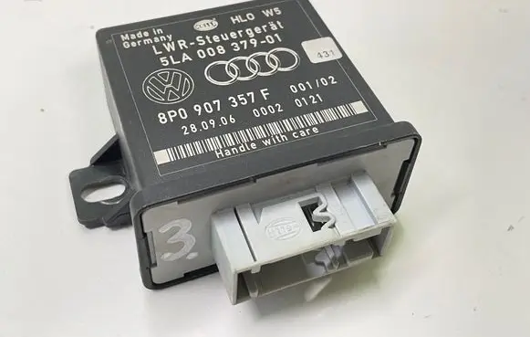 Audi A6 S6 C6 4F Light module LCM 8P0907357F 5LA00837901 00020121