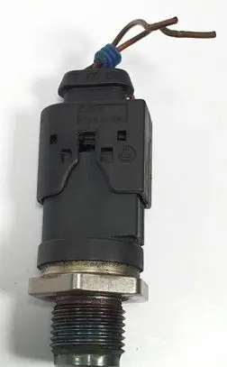 Mercedes-Benz E W212 Fuel pressure sensor A0061537828