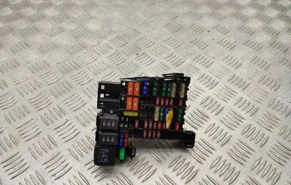 Volkswagen Golf VIII Fuse module 5WA937615