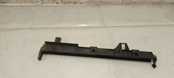 Mercedes-Benz CLA C117 X117 W117 Radiator mount bracket A2465011720