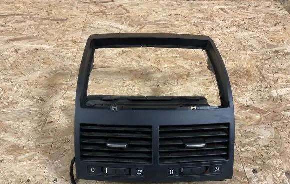 Volkswagen Touareg I Dash center air vent grill 7L6819727 3101405