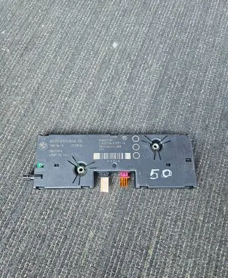 BMW 3 E90 E91 Aerial antenna amplifier 6934846 10819610