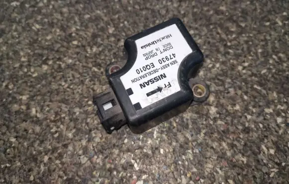 Nissan X-Trail T30 ESP acceleration yaw rate sensor 47930EQ010