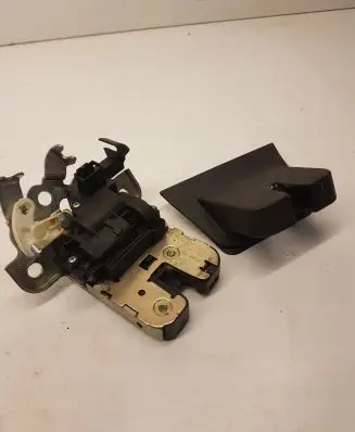 Audi A4 S4 B8 8K Tailgate/trunk/boot lock/catch/latch 8K9827505
