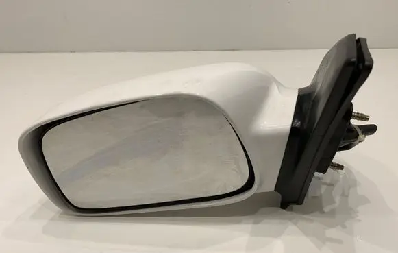 Toyota Corolla Verso E121 Front door electric wing mirror