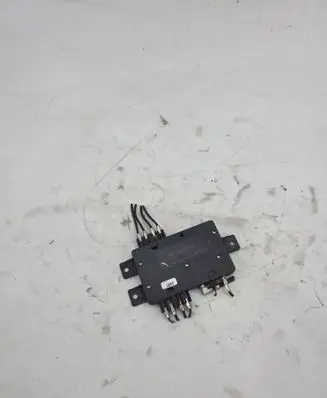 Audi A8 S8 D2 4D Antenna control unit 4D0035530A