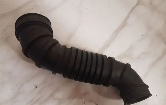 Mitsubishi L200 Air intake hose/pipe MR127412