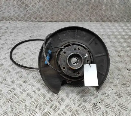BMW 5 E39 Rear wheel hub 2282061