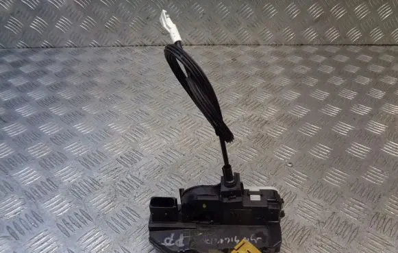 Opel Insignia A Front door lock