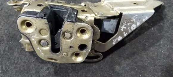 Opel Calibra Front door lock 90377703 90377705