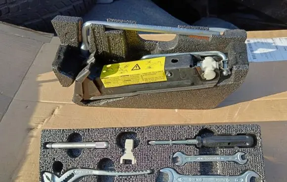 Mercedes-Benz SLK R170 Holder (bracket) 