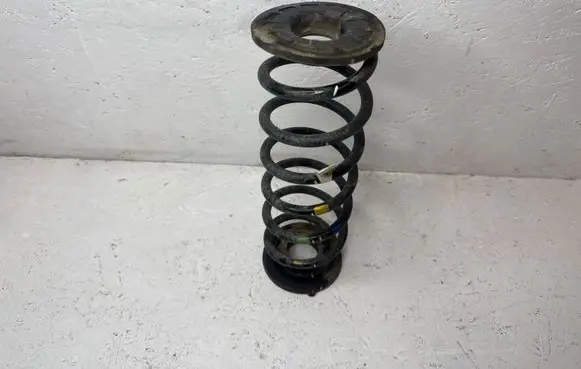Hyundai Kona I Rear coil spring 55335J9300