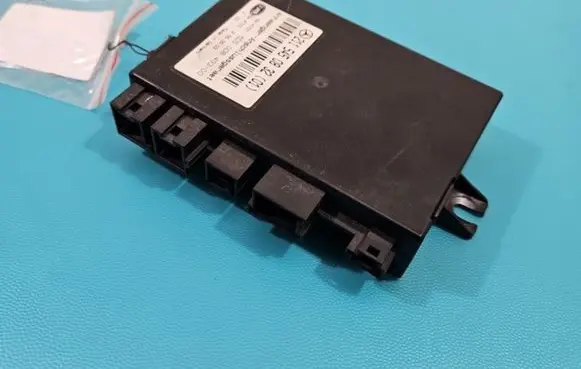 Mercedes-Benz E W211 Central body control module 2115450832 IMPRK1380072