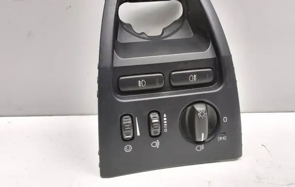 Volvo XC90 Light switch 8685452
