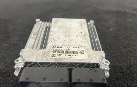 BMW 5 E60 E61 Engine control unit/module 7809941 170040318 0281015130