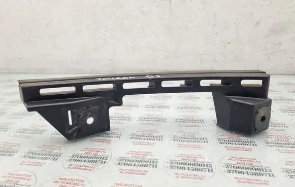 Front bumper mounting bracket
