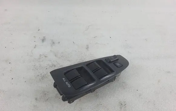 Toyota Avensis T250 Electric window control switch 8482005100