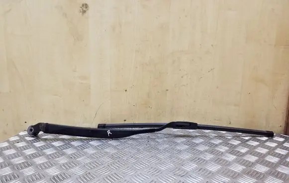 Lexus RX 330 - 350 - 400H Front wiper blade arm