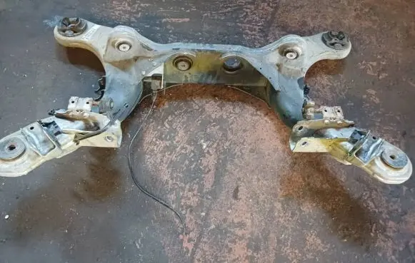 Mercedes-Benz E W211 Rear subframe 0121126 11108818