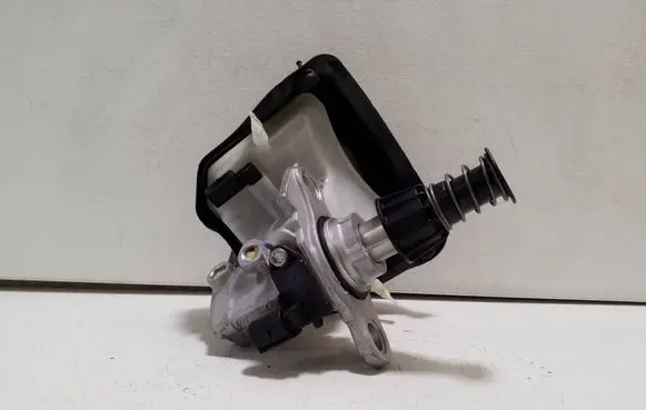 Audi A5 Master brake cylinder 8W0611301