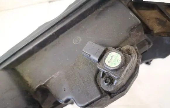 Mercedes-Benz ML W164 Air pressure sensor a0051635028