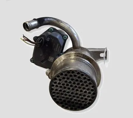 Volkswagen Golf VII EGR valve cooler 04L131512BR 812310375