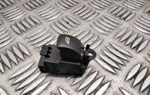 Volvo V70 Electric window control switch 31394840