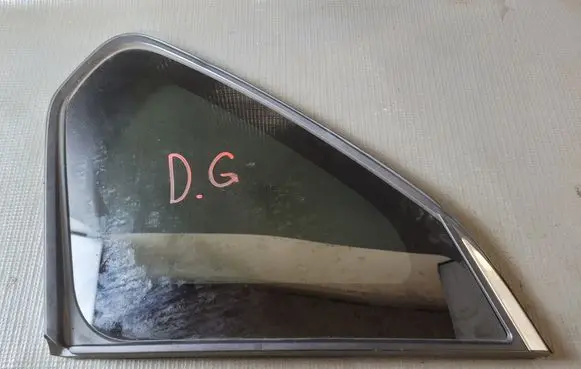 Toyota RAV 4 (XA50) Rear side window 43r005844