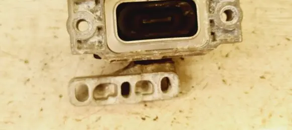 Audi A3 S3 8P Engine mount bracket 1K0199262