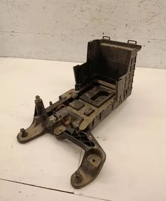Battery box tray
