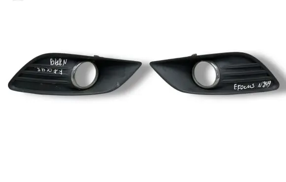 Ford Focus Front fog light trim/grill 8M51R19953 8M51R19953AEW 8M51R19952AEW