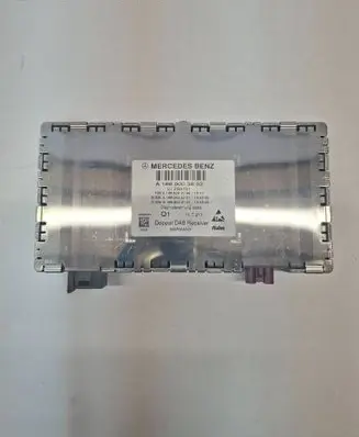 Mercedes-Benz C W204 Antenna control unit A1669003602 A1669024201