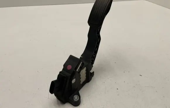 Toyota Verso Accelerator throttle pedal 7811002020 50960340668 09176C