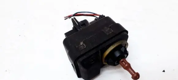 Headlight level adjustment motor
