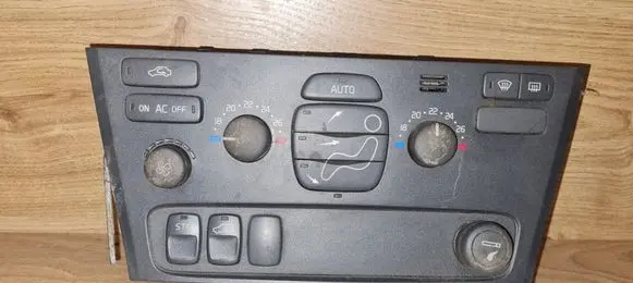 Volvo V70 Climate control unit 9452368