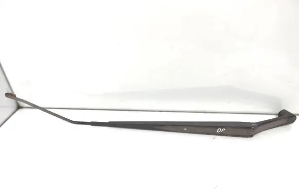 Front wiper blade arm