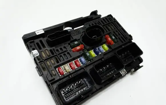 Citroen C5 Fuse module 9661682980 S118983011C BSML1100