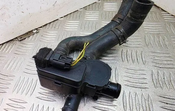 Mercedes-Benz S W221 Coolant heater control valve A2308300084
