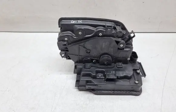 BMW 2 F46 Rear door lock 7281943