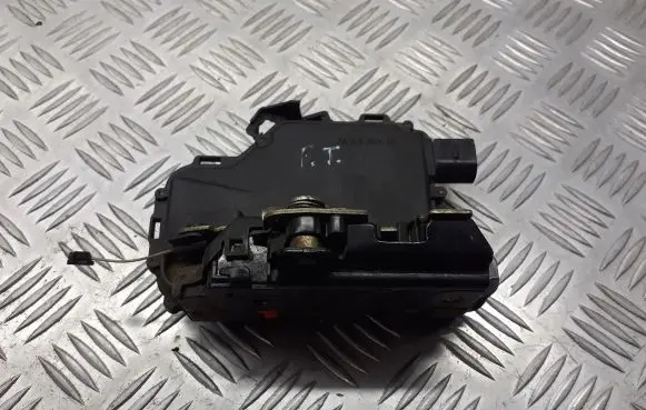 Seat Leon (1M) Rear door lock