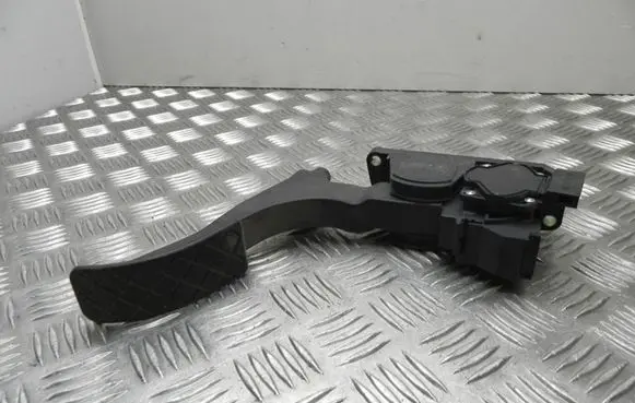 Skoda Fabia Mk1 (6Y) Accelerator throttle pedal 6Q1721503A T5373