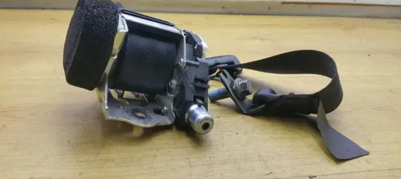 Volvo S60 Middle seatbelt (rear) 39800456 34068577 P039800456
